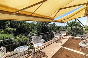 Amazing Villa Near The Lake With Pool