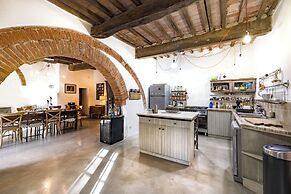 Amazing Villa Near The Lake With Pool