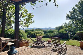 Amazing Villa Near The Lake With Pool