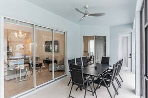 Beautiful 5 Bed Pool Home In Reunion-1223ms 5 Bedroom Home by RedAwnin