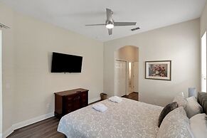 Beautiful 5 Bed Pool Home In Reunion-1223ms 5 Bedroom Home by RedAwnin