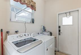 Beautiful 5 Bed Pool Home In Reunion-1223ms 5 Bedroom Home by RedAwnin