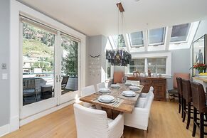 East Side Hideaway 3 Bedroom Condo by RedAwning