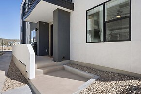 Primo Lagoon Retreat 3 Bedroom Condo