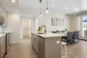 Primo Lagoon Retreat 3 Bedroom Condo