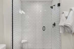 Primo Lagoon Retreat 3 Bedroom Condo