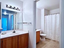 Lovely Family Townhome In Great Location-2200scd 4 Bedroom Townhouse b