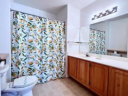 Lovely Family Townhome In Great Location-2200scd 4 Bedroom Townhouse b