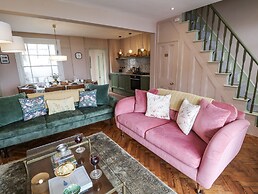 Astondene, East Cliff