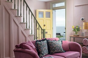 Astondene, East Cliff