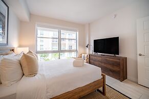 Tucker at Palmer Dadeland Miami