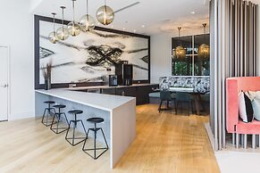 Tucker at Palmer Dadeland Miami