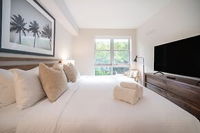 Tucker at Palmer Dadeland Miami