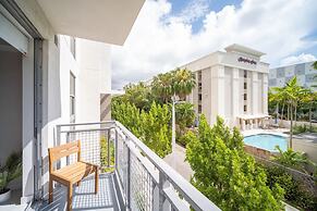 Tucker at Palmer Dadeland Miami