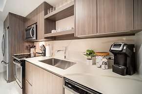 Tucker at Palmer Dadeland Miami