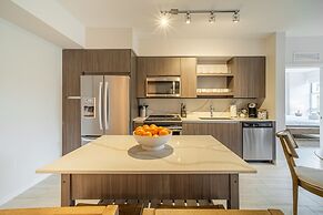 Tucker at Palmer Dadeland Miami