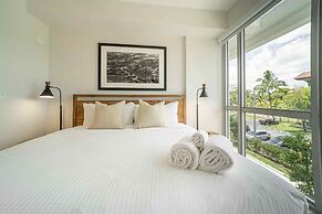 Tucker at Palmer Dadeland Miami