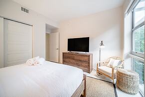 Tucker at Palmer Dadeland Miami