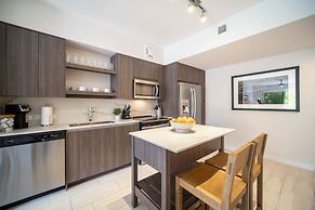 Tucker at Palmer Dadeland Miami