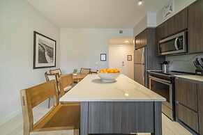 Tucker at Palmer Dadeland Miami