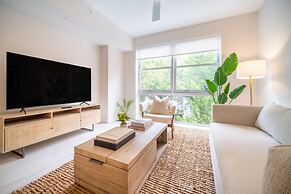 Tucker at Palmer Dadeland Miami