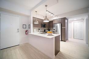 Tucker at Palmer Dadeland Miami