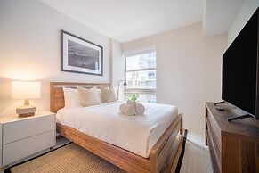 Tucker at Palmer Dadeland Miami