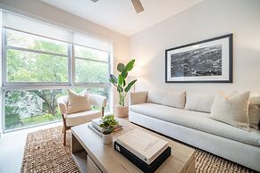 Tucker at Palmer Dadeland Miami