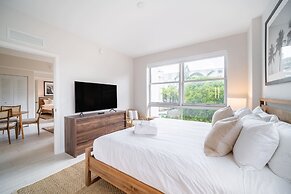 Tucker at Palmer Dadeland Miami