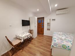 Studio Leo Apartment