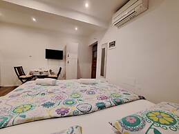 Studio Leo Apartment