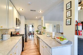 Central Seabrook Home: Pool ~ 2 Mi to Nasa Center!