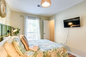 Central Seabrook Home: Pool ~ 2 Mi to Nasa Center!