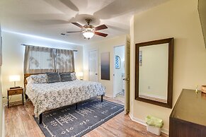 Central Seabrook Home: Pool ~ 2 Mi to Nasa Center!