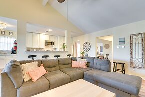 Central Seabrook Home: Pool ~ 2 Mi to Nasa Center!