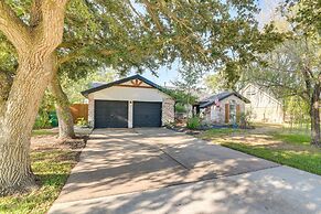 Central Seabrook Home: Pool ~ 2 Mi to Nasa Center!