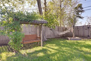 Central Seabrook Home: Pool ~ 2 Mi to Nasa Center!