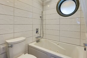 1/2 Mi to Lake Dillon: Mtn-view Condo in Frisco