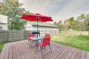 Welcoming Home in Youngstown w/ Private Backyard!