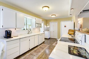 Hot Tub & Fire Pit: Serene Clifton Retreat!