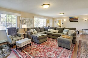 Hot Tub & Fire Pit: Serene Clifton Retreat!