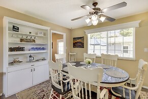 Hot Tub & Fire Pit: Serene Clifton Retreat!