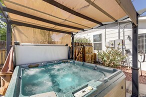 Hot Tub & Fire Pit: Serene Clifton Retreat!