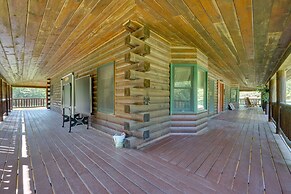 Secluded Broken Bow Cabin w/ Fire Pit and Deck!