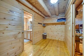 Secluded Broken Bow Cabin w/ Fire Pit and Deck!