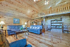 Secluded Broken Bow Cabin w/ Fire Pit and Deck!