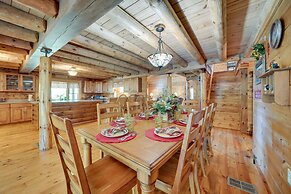 Secluded Broken Bow Cabin w/ Fire Pit and Deck!