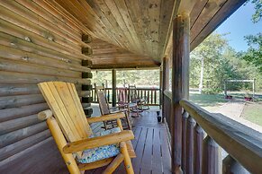 Secluded Broken Bow Cabin w/ Fire Pit and Deck!