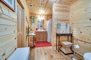 Secluded Broken Bow Cabin w/ Fire Pit and Deck!