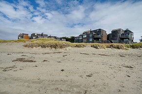 Oceanfront Watsonville Condo w/ Beach Access!